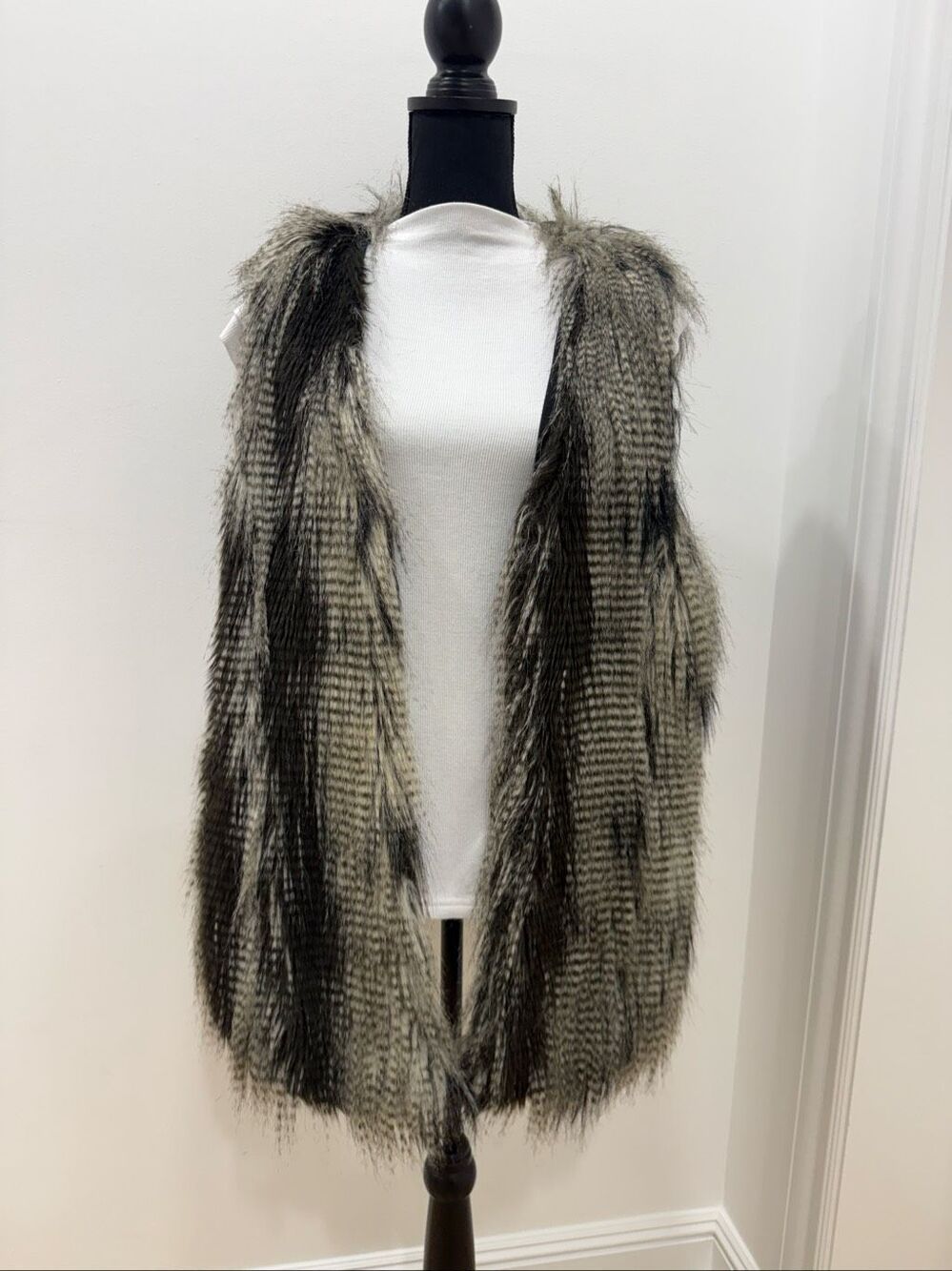 Cristina B Gray Black Faux Fur Open Front Vest Size Large
